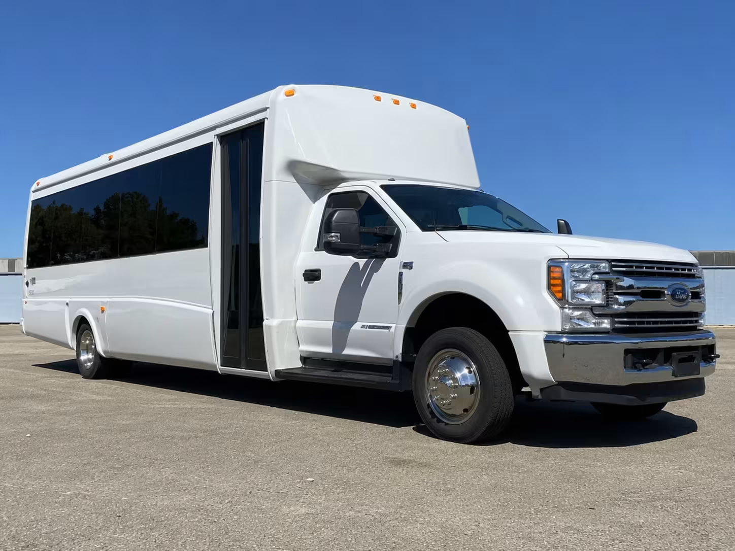 15 passenger minibus